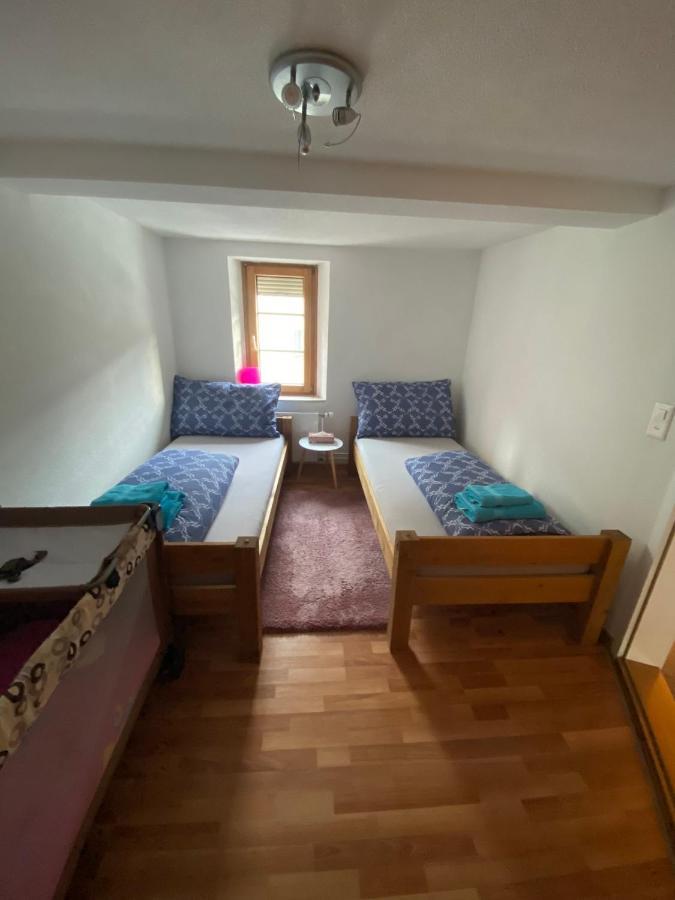 Apartamento Haus Wiggis Netstal Exterior foto